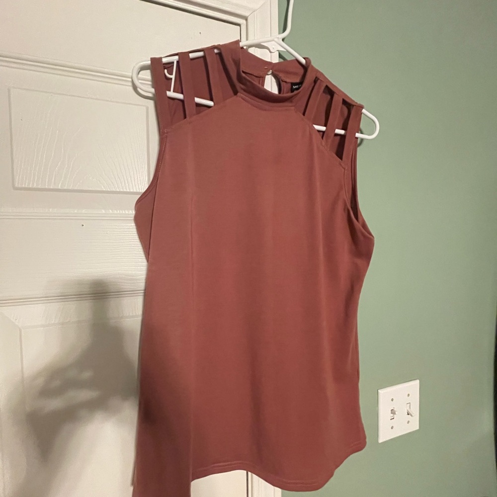 Sleeveless Mauve Top with Cutout Design